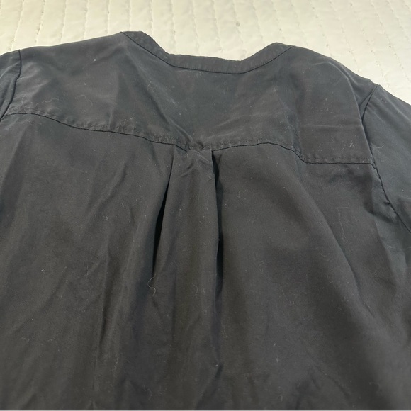 Banana Republic 100% Lyocell Black Button Down Blouse With One Front Pocket - Picture 12 of 14